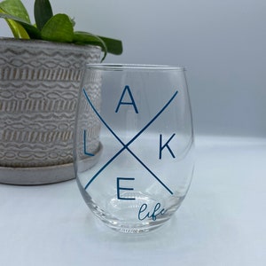 Lake Life Wine Glass: Blue Graphic Stemless Glass
