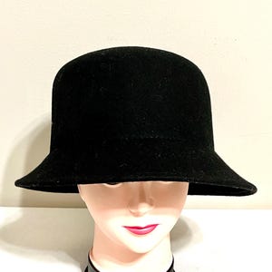 Vintage black Giovannio Newyork felt bowler hat, women hat.