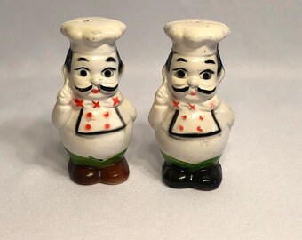 Vintage Chef Figures Salt and Pepper set