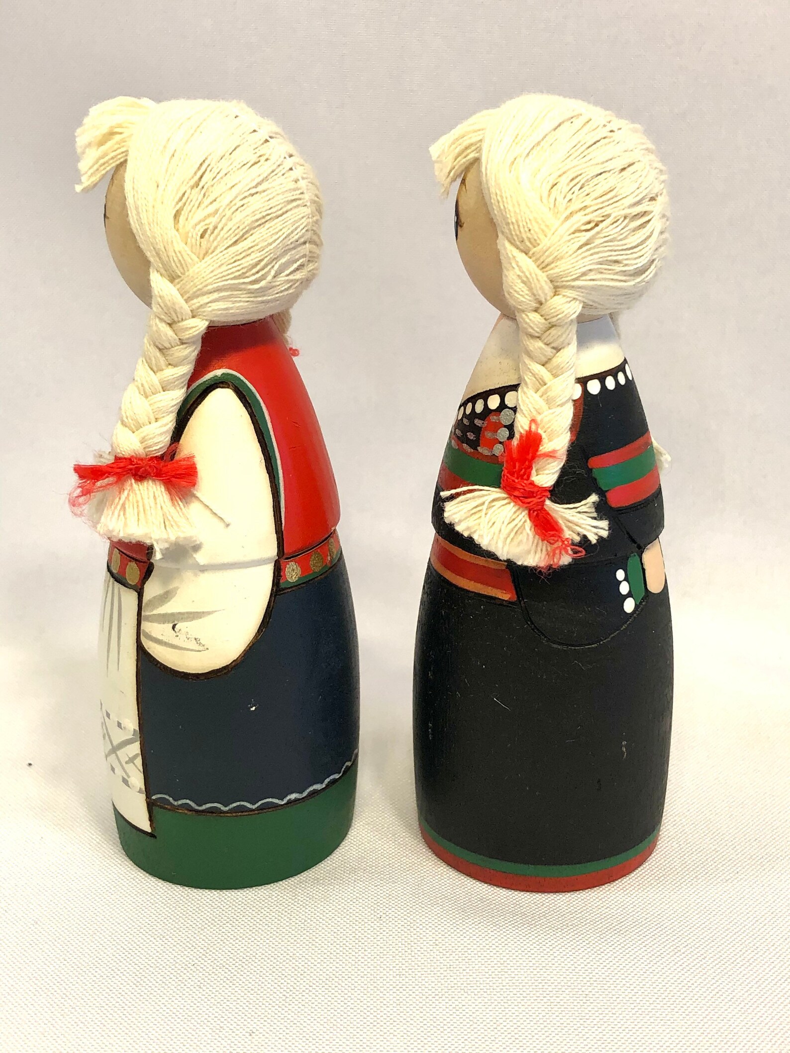 custom wood figurines