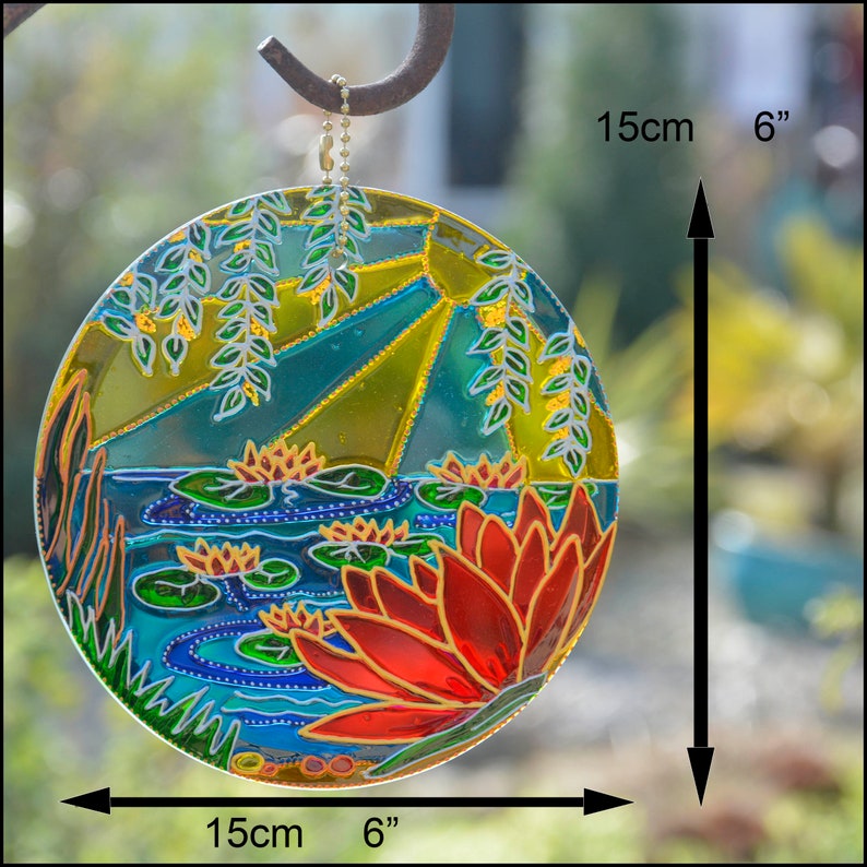 Waterlilies Lake Suspending Suncatcher pour la décoration de jardin colorée, décoration de fenêtre florale en verre teinté peinte à la main, cadeau damoureux des fleurs image 5