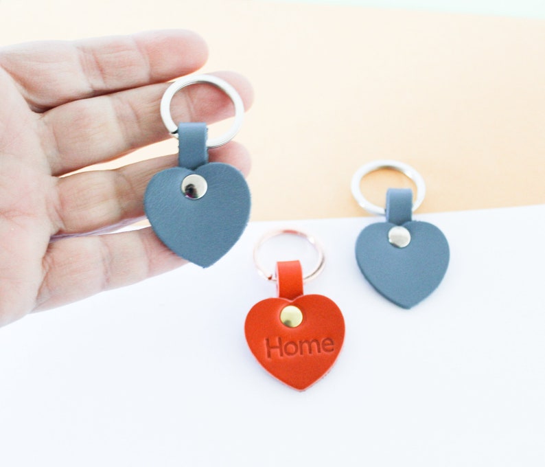 Heart keychain custom,porte-cles personnalises,girlfriend gift,Heart keychain,Inicials keychain,gift for her ,Mothers day gift, gift for mon image 3