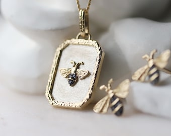 Delicate solid 14k gold natural blue sapphire honey bee pendant,Lovely queen bee jewelry,Wedding,September birthstone Necklace
