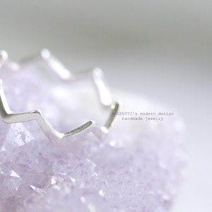 Tiny Silver zigzag ring,Silver stacking ring,Silver ring,Everyday jewelry,Bridesmaid gift,Simple thin Silver Ring Band,For gift from korea