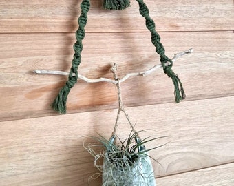 Suspension macramé vert armee et céramique,  porte plante aérienne