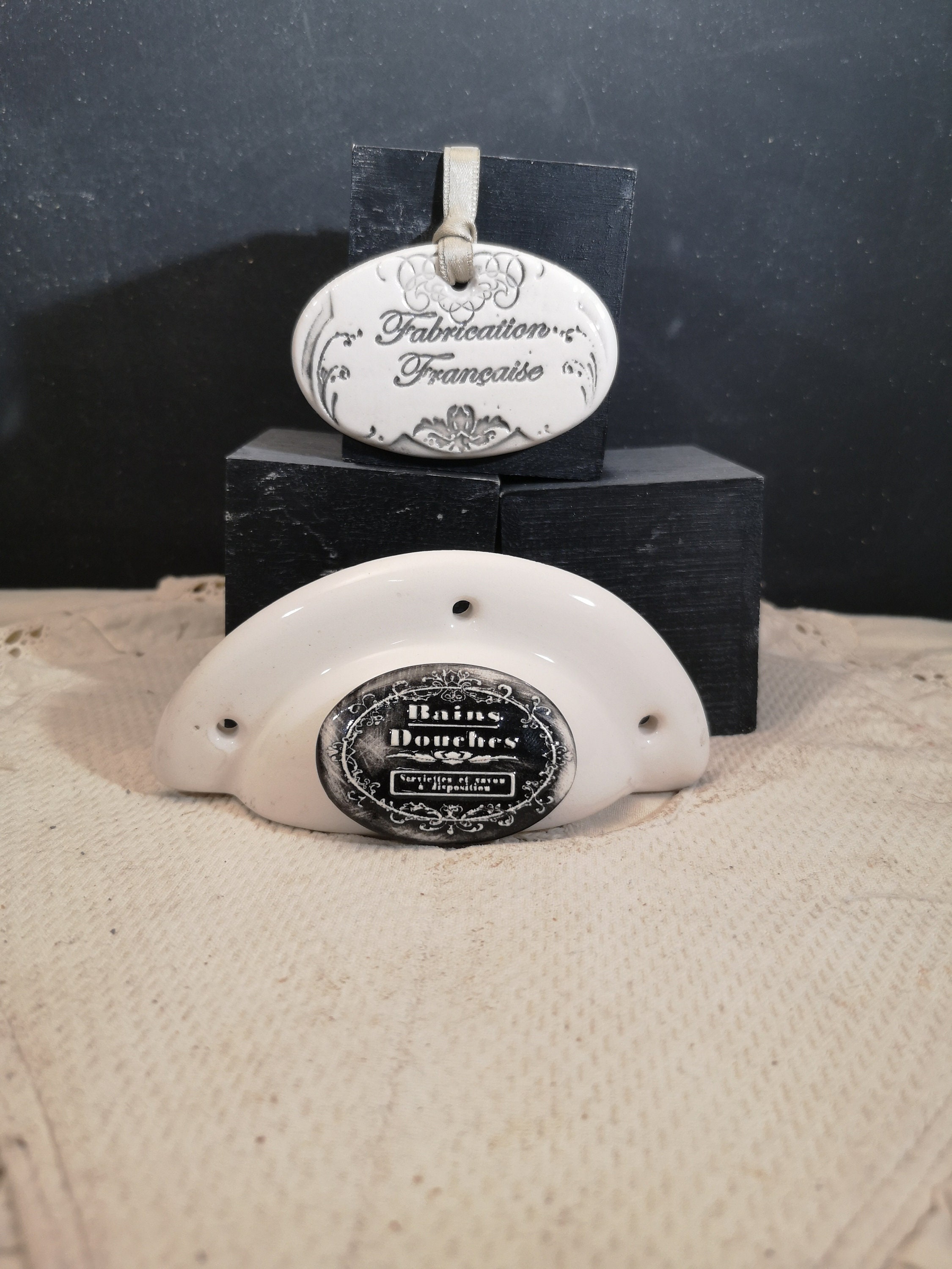 Poignée Coquille de Meuble Artisanal Bains Douches Ovale Noir