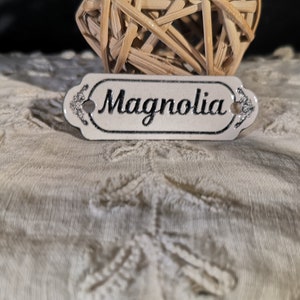 EPPM 5,8x2 CM MAGNOLIA SCRIPT