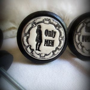 Lot de 2 Boutons de meuble porte ou de tiroir en bois et terre cuite émaillée : Only Men / Only Women image 2