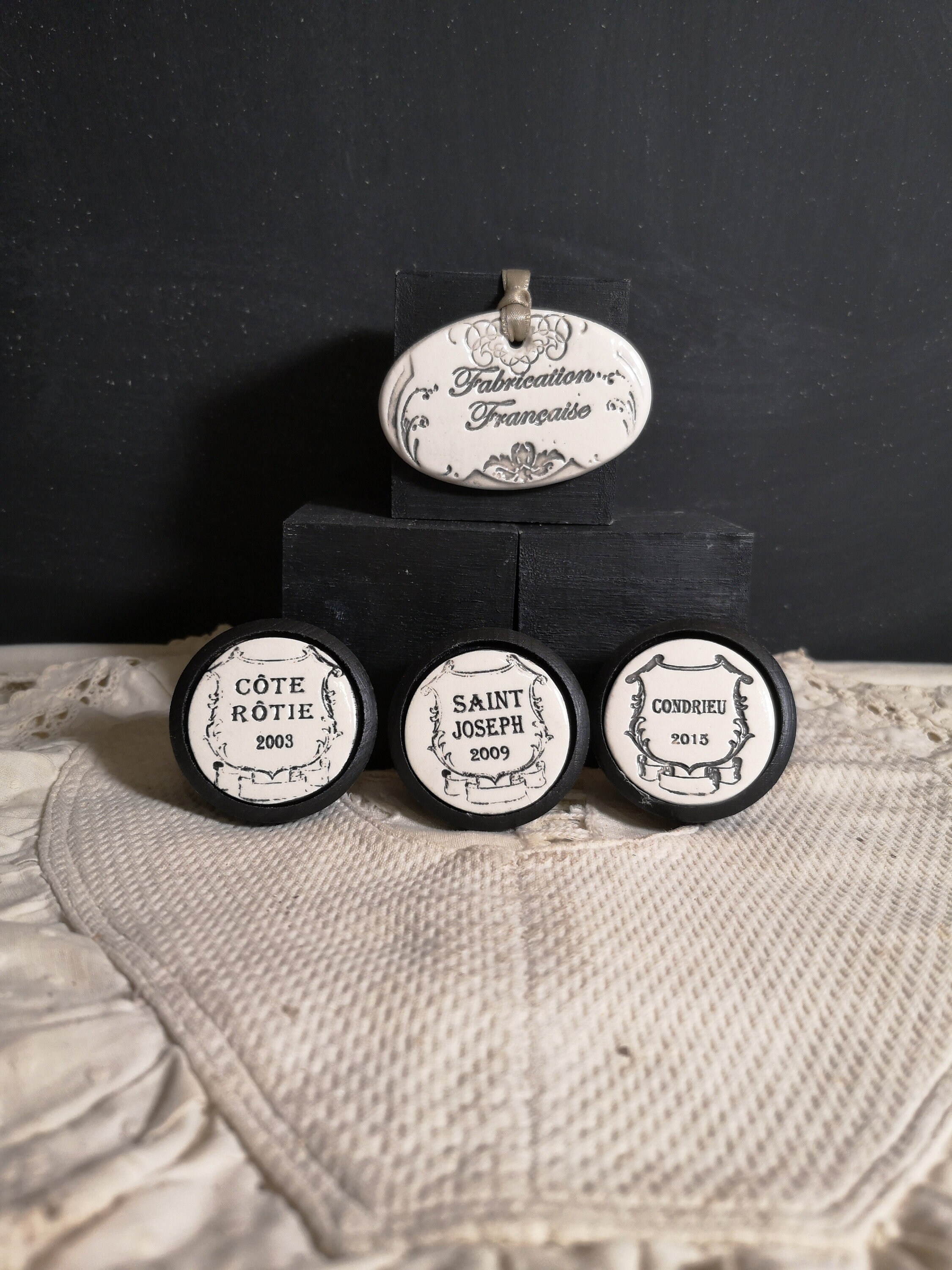 Bouton Meuble Vins Rhône Noir