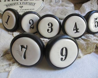 A furniture button numbered from 0 to 99