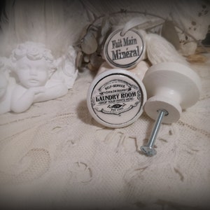 A furniture knob (door or drawer) in wood and ceramic: Laundry Room