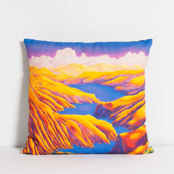 Coussin carré jaune déhoussable, motif paysage de falaises, impression numérique