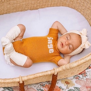 Custom Baby name sweater| shirt| Personalized knit |girl take home outfit• Knitted bodysuit |monogrammed  knitted baby clothes| preemie girl