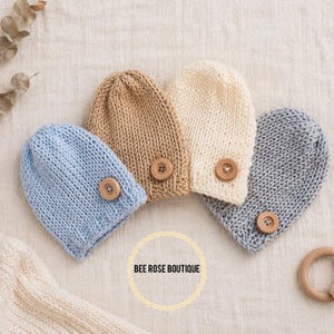 Knitted baby hat with button, unisex baby beanie, baby boy knit hat, baby boy coming home outfit, Preemie Baby hat, baby shower gift