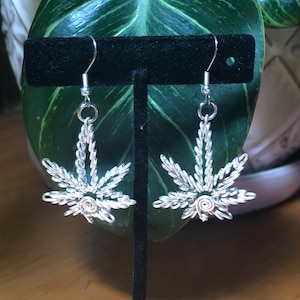 Ganja Blatt Ohrringe, Topfblatt Schmuck, Draht gewickelte Ohrringe, Cannabis Stil