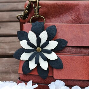 Charm fleur en cuir, 7 styles, accessoire de breloque pour sac à main, breloque pour sac à main à clip, blanc, lagon, bordeaux, marron, gris, noir