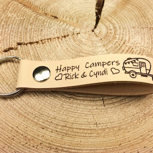 Happy Campers Keychain, 28 COLORS Personalised Leather Keyring, Laser Etched Gift, Camper Gift, RV Life, Camping Lovers, Gift For Couples