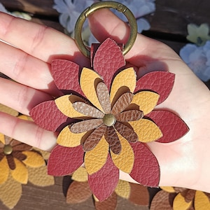 Charm fleur en cuir, 8 styles, accessoire pour breloque de sac à main, breloque de sac à main à clip, breloque beige, marron, gris, bordeaux et jaune