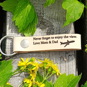 Never Forget To Enjoy The View Keychain, Personalised Leather Keyring, Laser Etched, Gift For Pilot, Men's Gift Aviation Enthusiast,Airplane