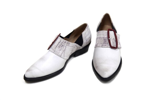 white winter shoes