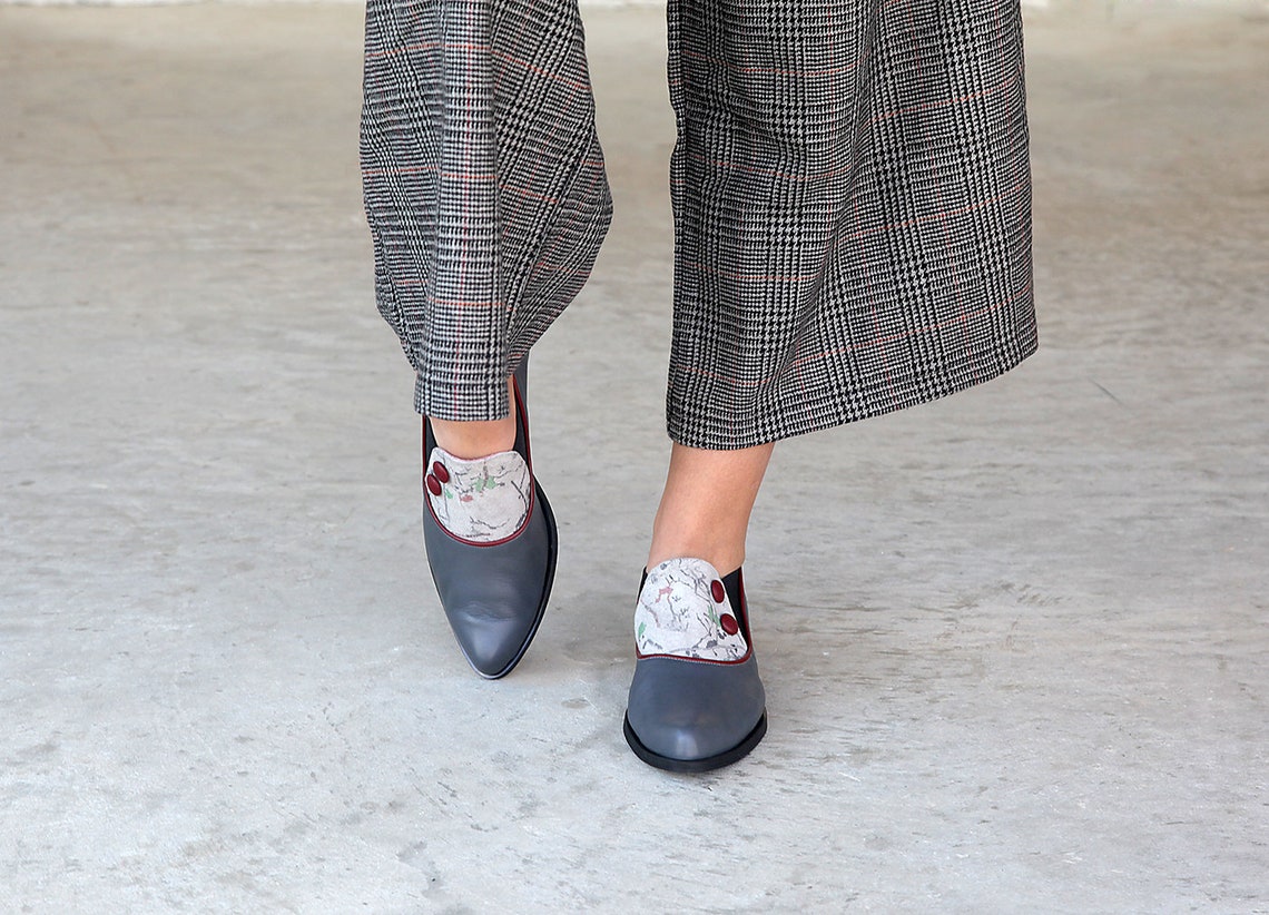 womens gray flat dress shoes