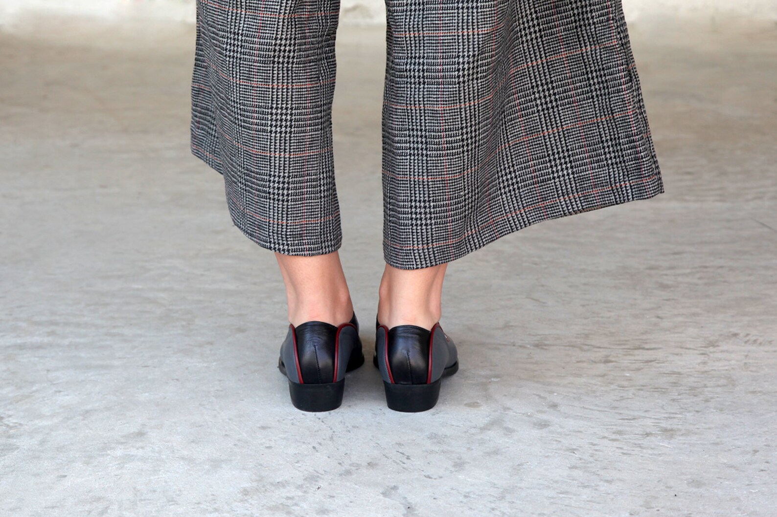 womens gray flat dress shoes
