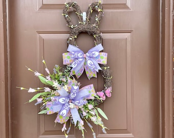 Floral Easter Bunny Wreath: Spring Door Decor