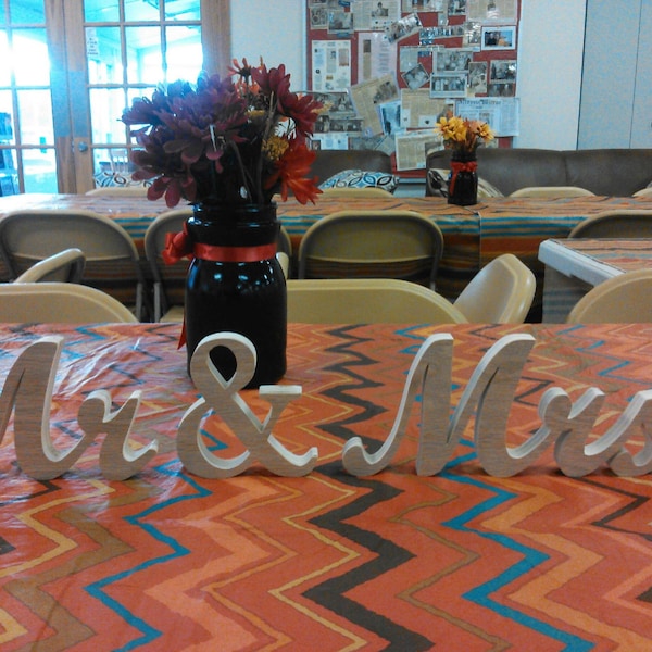 Mr. & Mrs Sign 6 1/2" de alto, 3/4" de espesor Mr. and Mrs. Sign, letrero de novia, letrero de recepción, letrero de mesa de boda