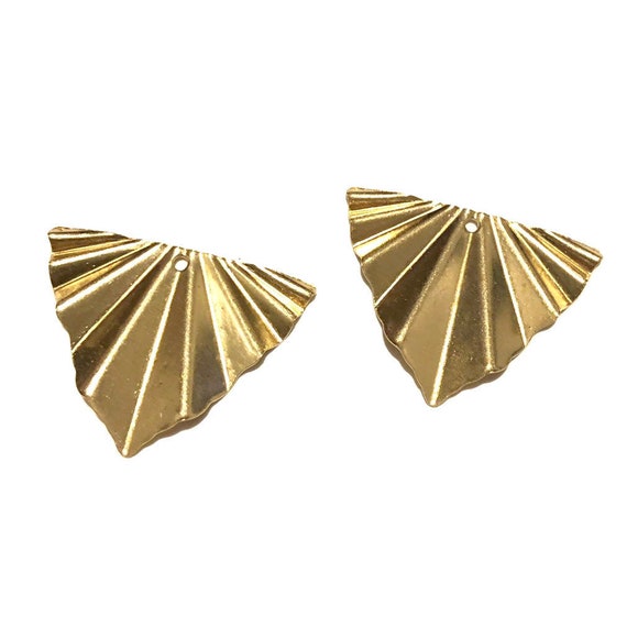 4 pcs+ 29 x 22 mm - Brass Crinkled Triangle - Fan Shaped Sunburst Charm Component- Raw Brass Charms - Blank for Jewelry Findings