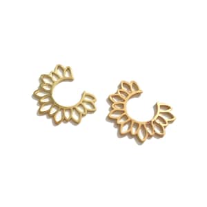 4 pcs+ 23 x 28 mm - Gold Brass Henna Charm - Half Sun Floral Pendant Charm - Sun Burst Charm - Brass Charms Jewelry Finding - Celestial