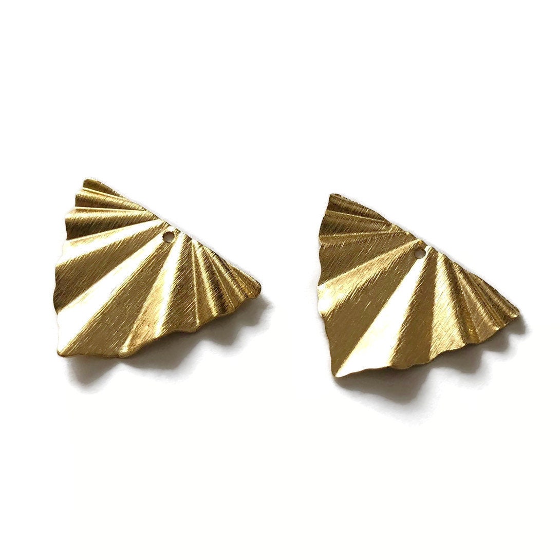 30Pcs Raw Brass Fan Shaped Triangle Charms Pendants DIY Jewelry Earring Making 30Pcs Raw Brass Fan Shaped Triangle Charms Pendants DIY Jewelry Earring Making