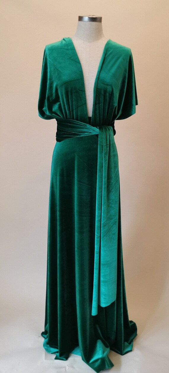 emerald green gown for bridesmaid