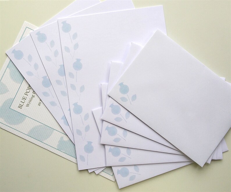 Boxed writing paper with envelopes picture