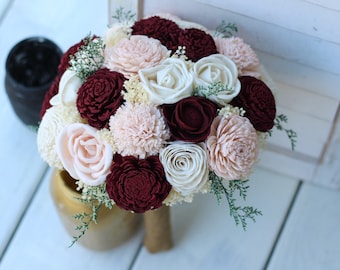 Bouquet de bois sola bordeaux et rose blush, bouquet de bois sola bordeaux, bouquet bordeaux et crème, bouquet bordeaux, rose fard à joues et ivoire