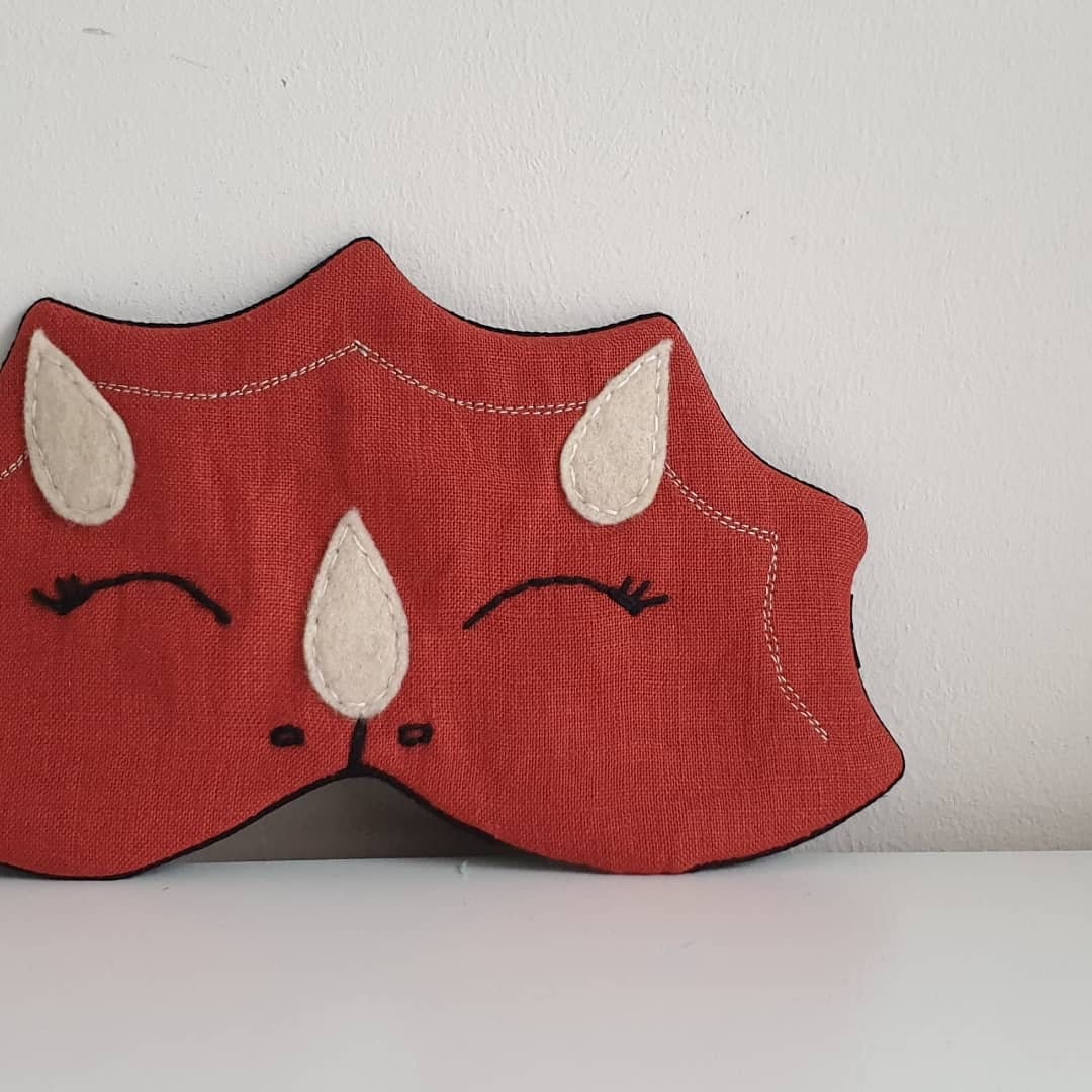 Slaapmasker dinosaurusoog - Triceratops-slaapmasker - Linnen oogkussen -  Biologisch oogmasker kinderen volwassenen - Reismasker - Dierenmasker -  Etsy België, image size:1080x1080
