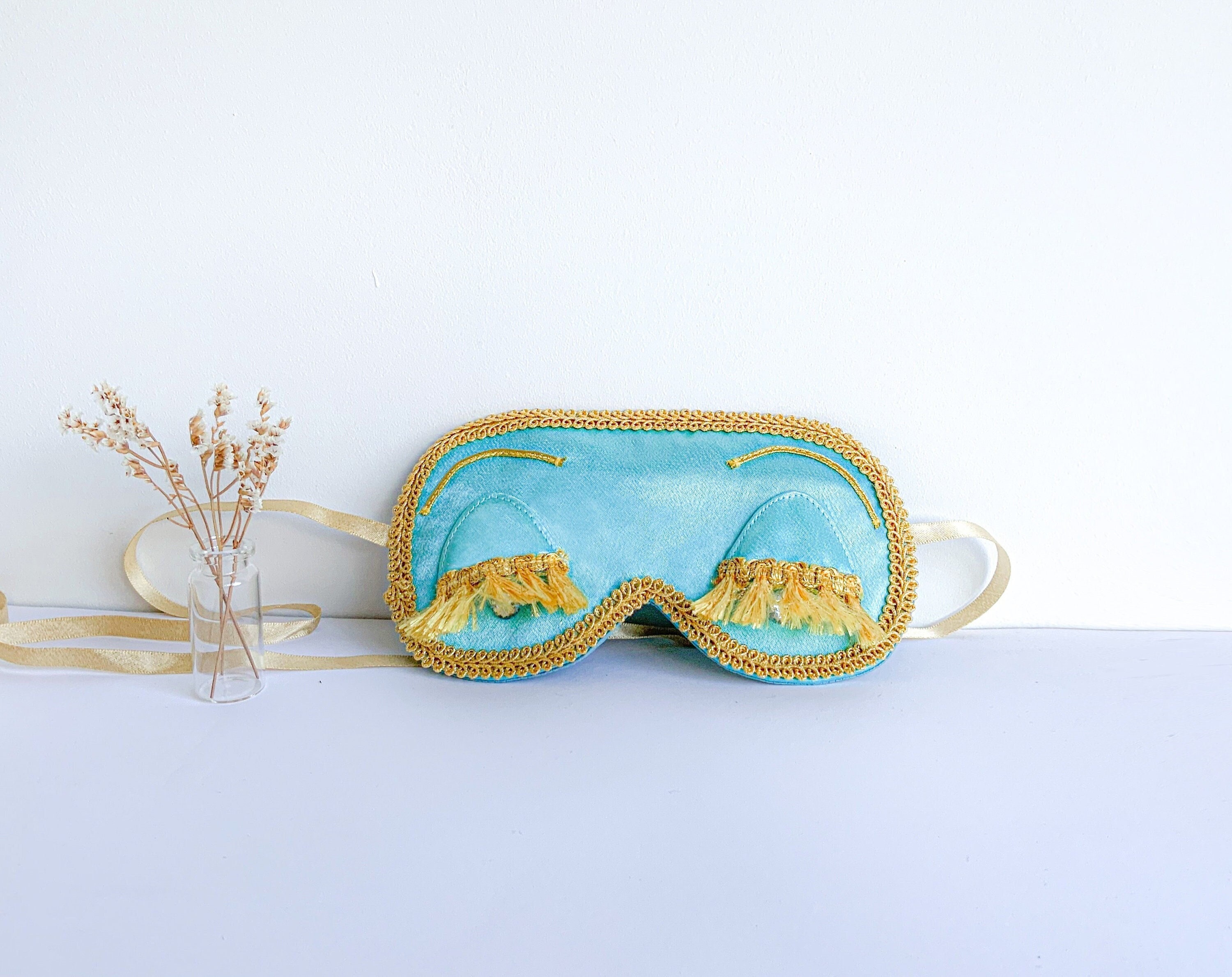 Peaoy Sleep Mask Silk Eye Mask for Sleeping Blindfold Eye Covers with Headband Scrunchy Pouch for Travel Night Sleep Christmas Gift Set