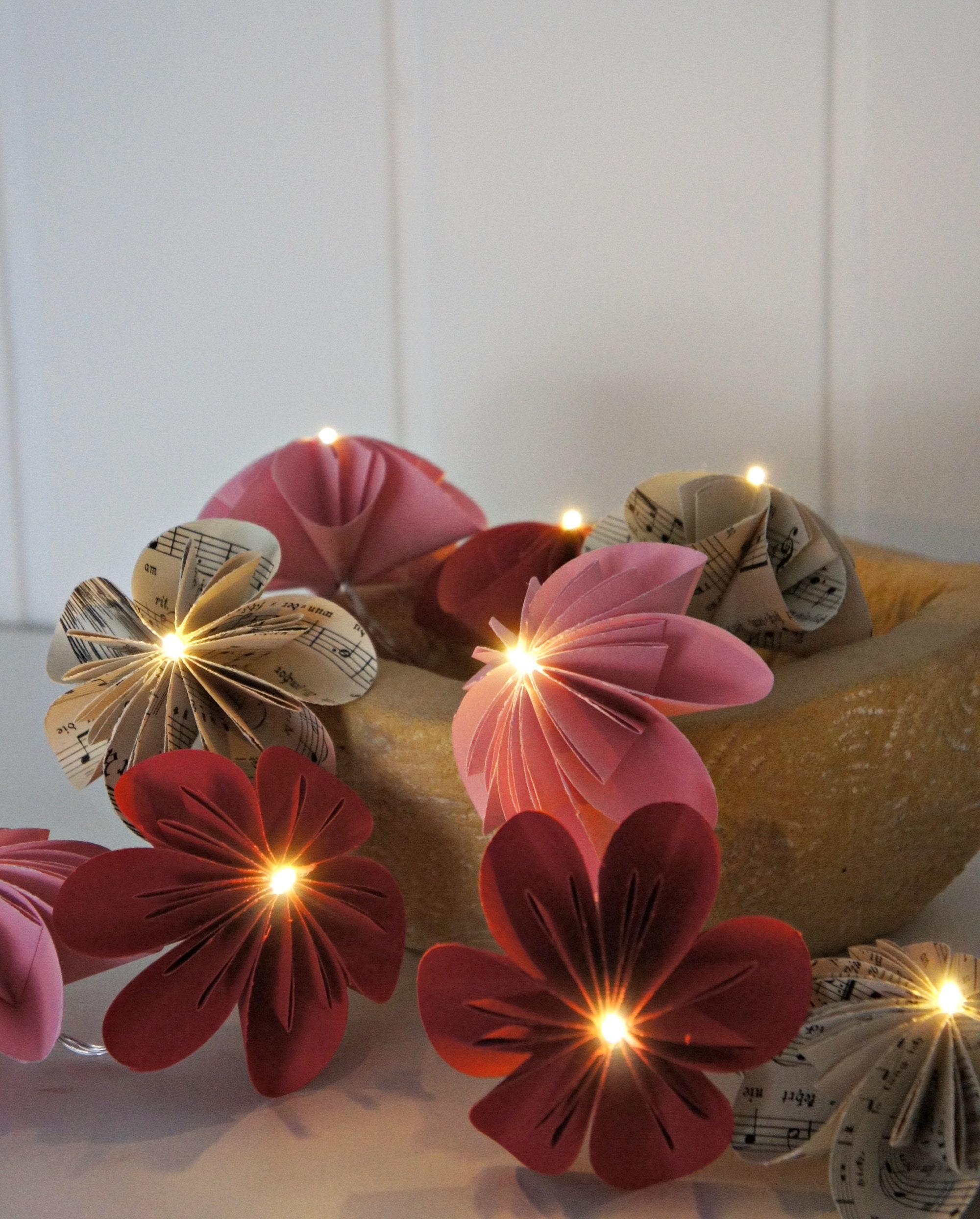 LED Lichterkette mit Blumen aus Papier Blumen in rosa und rot Etsy