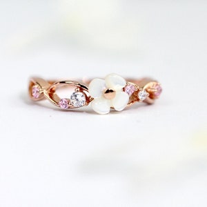 Mother of Pearl Wreath Ring •  Dainty Ring • Gift for Mother • Gift For Her • Mothers Day Gift  • Sterling Silver • Rose Gold • R005