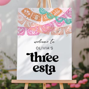 Letrero de bienvenida para cumpleaños de Three-Esta de 18 x 24, letrero de bienvenida para fiesta de 3 años de niña, fiesta digital, bienvenida para fiesta de niña, fiesta rosa