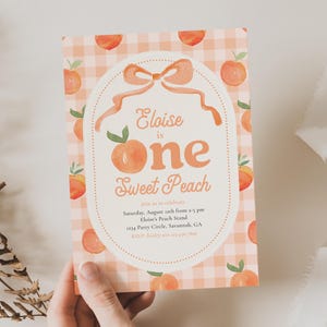 Invitation pour le premier anniversaire d'une fille sur le thème de la pêche | Une douce pêche | Invitation d'anniversaire sur le thème de la pêche | Invitations vichy sur le thème de la pêche | Premier anniversaire d'une fille