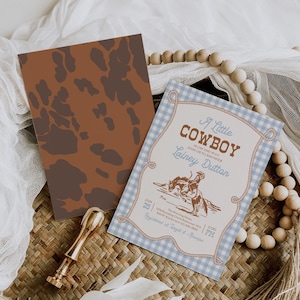 Inbjudan till babyshower med liten cowboy | Inbjudan till babyshower med western rodeo | Cowboy-tema med blått ginghammönster | Utskrivbar inbjudan bild 7
