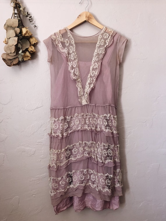 1920s lavender silk crepe/ ghost dress