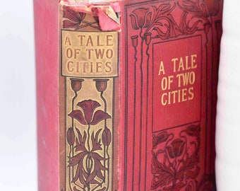 Charles Dickens&#39; A Tale of Two Cities, Vintage Edition