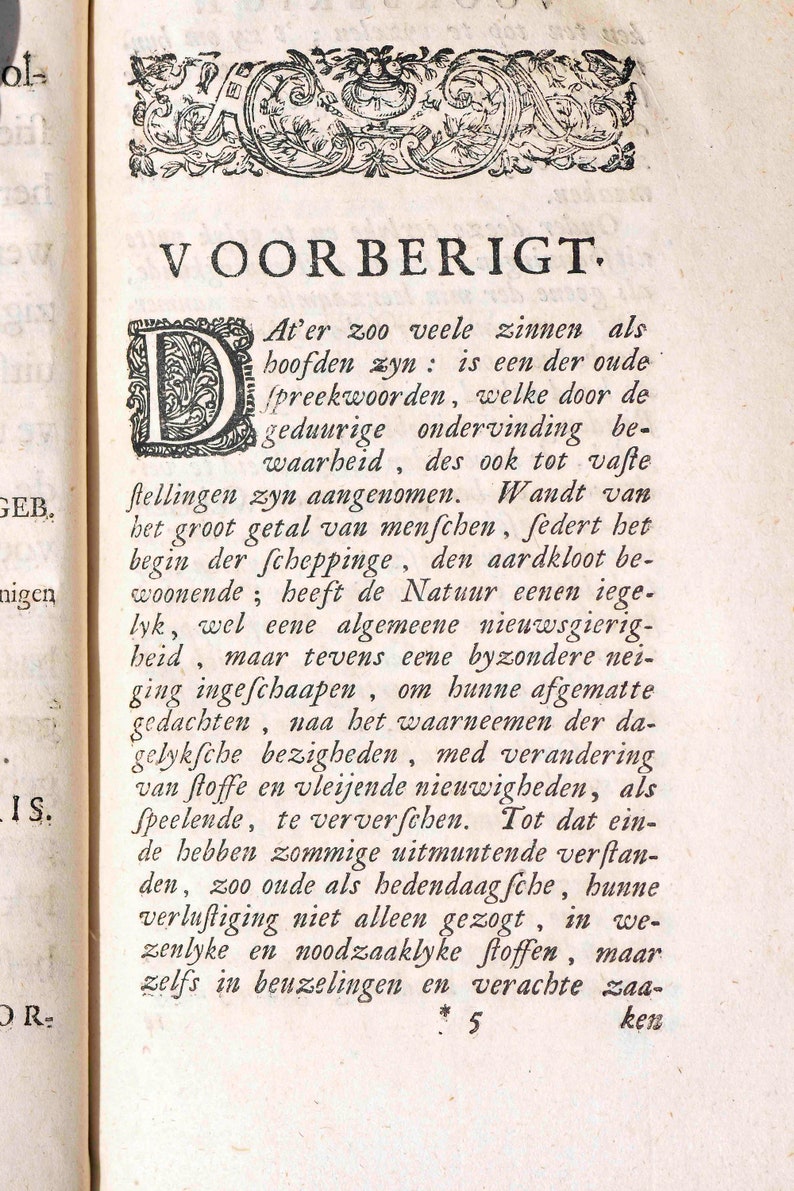 May include: A black and white image of a page from an old book. The page features a large decorative letter "D" and text in Dutch. The text discusses the nature of human curiosity and the pursuit of knowledge.