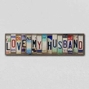 Amo meu marido tira de etiqueta de placa de carro novidade sinal de madeira personalizado, presente de aniversário, presente para ela, presente para ele, presente exclusivo