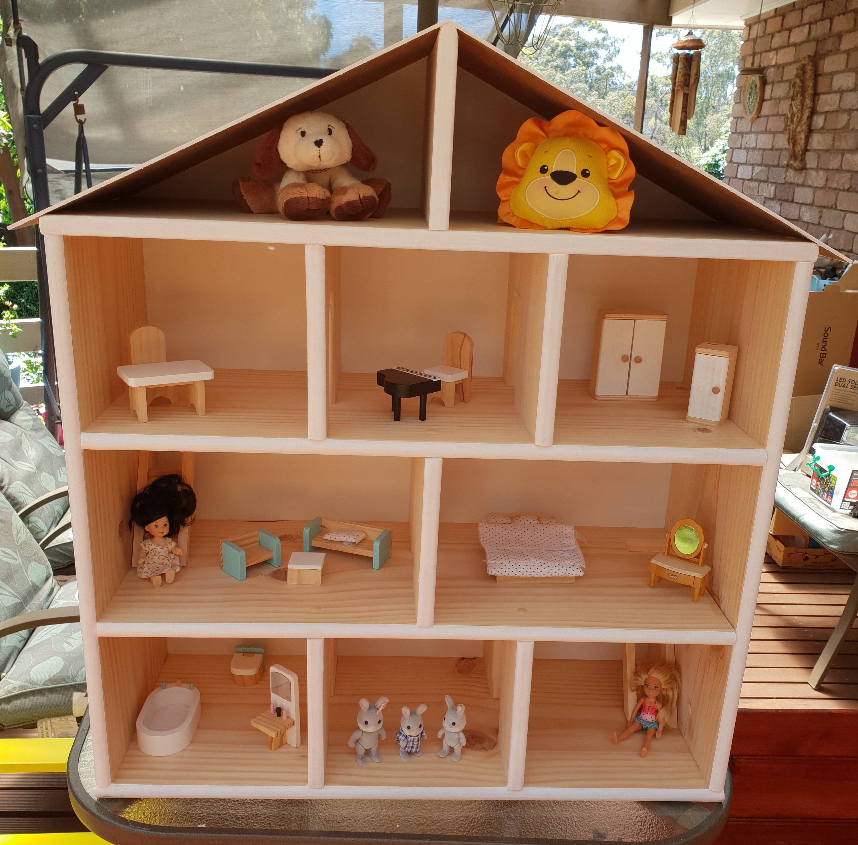 Doll house 3 floors - Goki America