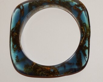 Bracelet Blue Lucite/Plastic Bangle.