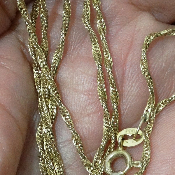 Italian 14k UNO- A-ERRE Designer Signed 24" Twisted Rope Chain Necklace.