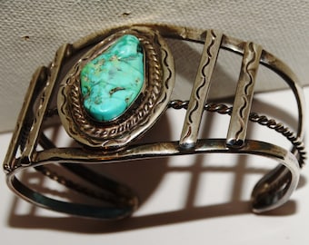 Navajo Sterling Silver Turquoise 28 grams Cuff Bracelet.