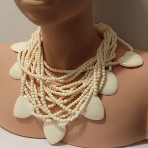 Gerda LYNGGAARD 239g Heart And Bead Necklace.
